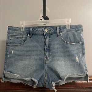 Good American Light Blue Distressed Jean Shorts 15
